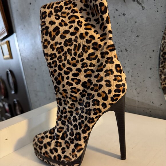 Leopard high heeled boots *NEW* - Picture 3 of 5